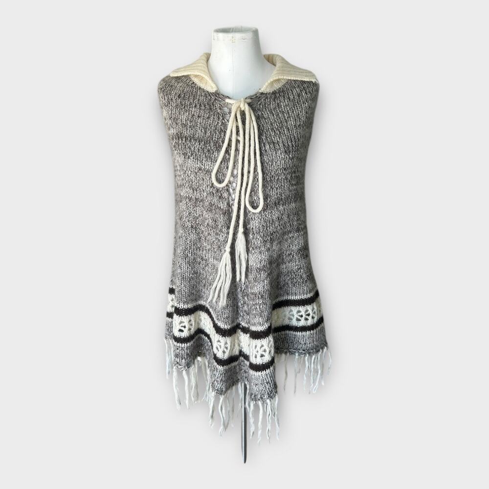Vintage 70s Knitted Poncho MKM Designs Tie & Collar Medium Retro Boho Hippie